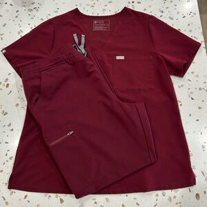 FIGS Burgundy Scrub Set